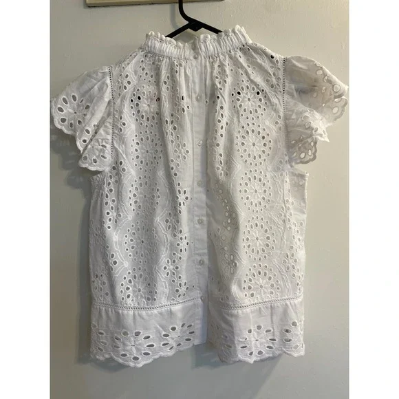 Jennifer & Grace White Eyelet Lace Flutter Sleeve Button Back Blouse Small - Picture 2 of 8